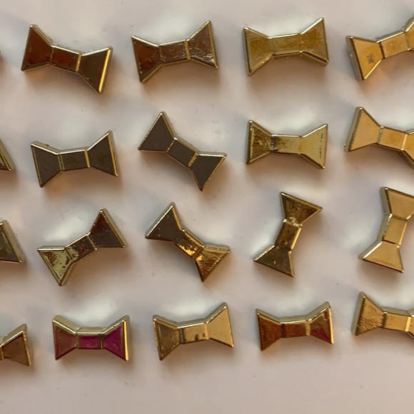 Kate Spade Bow Push Pins - Picture 2 of 3
